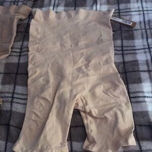 Skims high waisted above the knee short in mica color